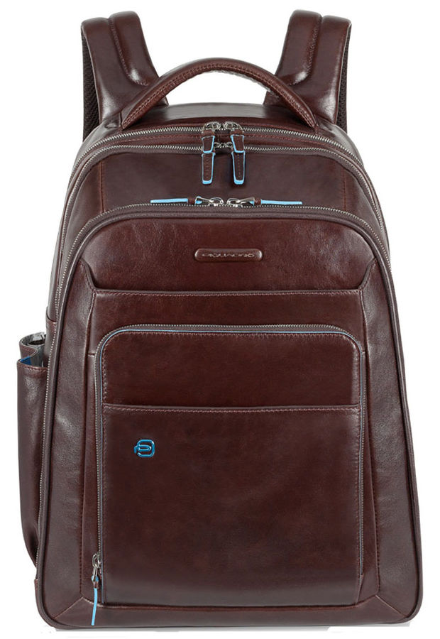 Рюкзак Piquadro Blue Square CA1813B2/MO коричневый натур.кожа Рюкзак Piquadro Blue Square CA1813B2/MO коричневый натур.кожаРюкзаки<br>Рюкзак из натуральной кожи. Оторочка по канту, подкладка - голубым.Три отделения на молнии. Отделение для Ipad, ноутбука (13 дюймов) с фиксацией, отделения для кредитных карт, ручек. Внешний карман на молнии. <br><br>Линейка: Blue Square<br>Цвет: коричневый