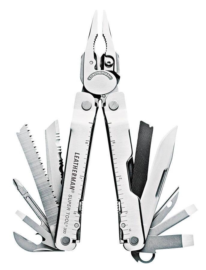 Мультитул Leatherman Super Tool 300 (831183) 115мм 19функций серебристый карт.коробка Мультитул Leatherman Super Tool 300 (831183) 115мм 19функций серебристый карт.коробкаМультитулы<br>Нож прямой, нож серрейторный, напильник по дереву и металлу (крупный и мелкий), пила, пассатижи, сменные губки кусачек из закаленной стали 154СМ, кусачки для стальных тросов, обжим электрических контактов, шило с отверстием на конце, 4 отвертки, консервный нож с приспособлением для снятия изоляции<br><br>Цвет: серебристый
