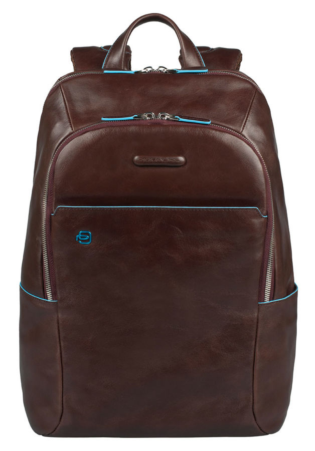 Рюкзак Piquadro Blue Square CA3214B2/MO коричневый натур.кожа Рюкзак Piquadro Blue Square CA3214B2/MO коричневый натур.кожаРюкзаки<br>Рюкзак из натуральной кожи. Два основных отделения. Отделения для ноутбука (13) и iPad. Система крепления в ручке багажной сумки. Карманы для бутылки, ручки и мелких вещей.<br><br>Линейка: Blue Square<br>Цвет: коричневый