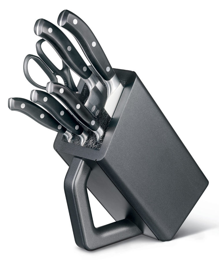 Набор ножей кухон. Victorinox Forged Cutlery Block (7.7243.6) компл.:6шт с подставкой черный подар.к Набор ножей кухон. Victorinox Forged Cutlery Block (7.7243.6) компл.:6шт с подставкой черный подар.кНаборы ножей<br>В наборе: кухонные ножницы (7.6363.3), нож для чистки овощей (7.7203.06), нож для стейка (7.7203.12), универсальный нож (7.7203.15), нож Сантоку (7.7323.17), нож шеф-повара (7.7403.20). Материал лезвия: Cталь кованая, молибден-ванадиевая (X50 Cr Mo V 15). Материал рукояти: Ацетальная смола.<br><br>Цвет: черный