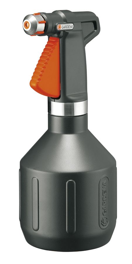 Опрыскиватель Gardena Premium (00806-20.000.00) Опрыскиватель Gardena Premium (00806-20.000.00)Садово-посадочные инструменты<br>Опрыскиватель ручной Premium GARDENA вмещает 1 л воды и является универсальным инструментом для полива домашних растений. Режим мелкодисперсного орошения позволяет ухаживать за уязвимыми растениями. Кроме этого, широкое заливочное горло облегчает процесс заливки воды.<br>
