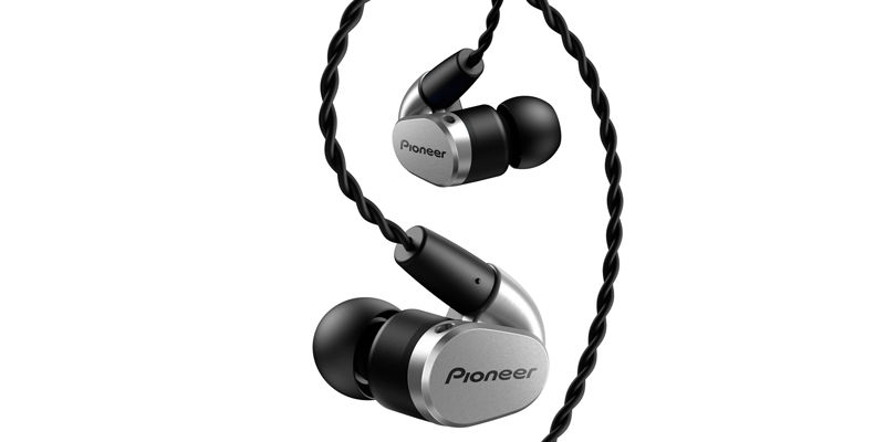 Наушники PIONEER SE-CH5T-S, вкладыши, серебристый, проводные Наушники PIONEER SE-CH5T-S, вкладыши, серебристый, проводныеНаушники<br>Модель в полной мере могут передать все мельчайшие детали при прослушивании музыки в форматах DSD, FLAC или MQA. Они были разработаны специально для использования со смартфонами или Hi-Res аудиосистемами.<br><br>Цвет: серебристый