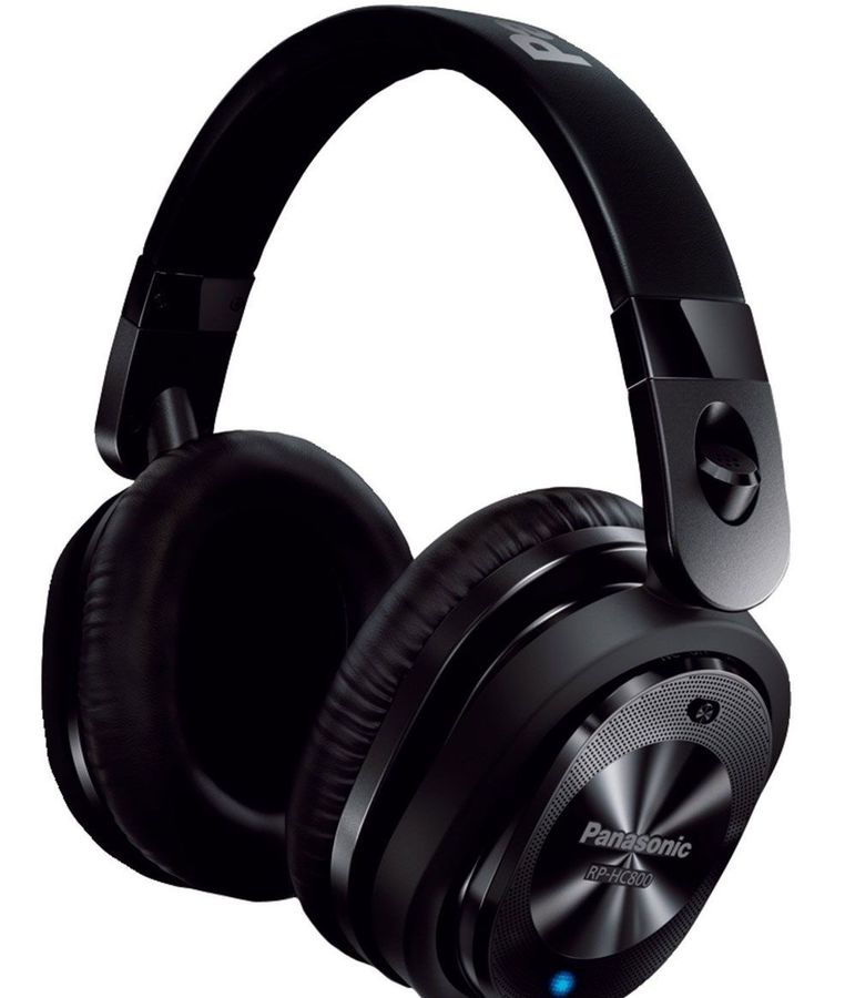 Наушники PANASONIC RP-HC800E-K, накладные, черный, проводные Наушники PANASONIC RP-HC800E-K, накладные, черный, проводныеНаушники<br>Наушники с подавлением шумов - В наушниках HC800 используется новейшая технология подавления шума, которая не позволяет окружающим звукам отвлекать от прослушивания музыки. HC800 позволяет наслаждаться любимой музыкой без окружающего шума даже в самолете, поезде или автотранспорте.<br><br>Цвет: черный