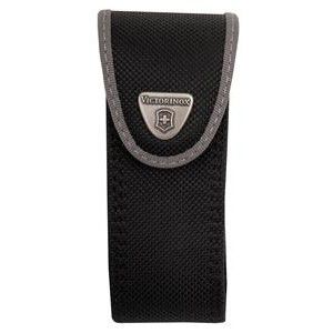 Чехол из нейлона Victorinox Belt Pouch (4.0548.3) черный с застежкой на липучке/отдел.для фонаря без Чехол из нейлона Victorinox Belt Pouch (4.0548.3) черный с застежкой на липучке/отдел.для фонаря безАксессуары к ножам<br>Чехол для армейских ножей. Выполнен из нейлона. Обладает водоотталкивающим свойством. Крепится на поясной ремень (поясной ремень в комплект не входит). Крышка чехла закрывается на липучку Velkro. Подходит для ножей длиной 111мм и количеством слоев (уровней) от 4-х до 6-ти.<br><br>Цвет: черный
