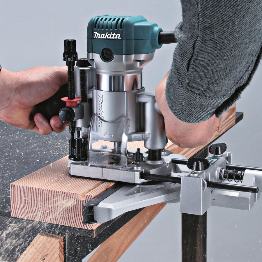 Кромочный фрезер Makita rt0700cx2