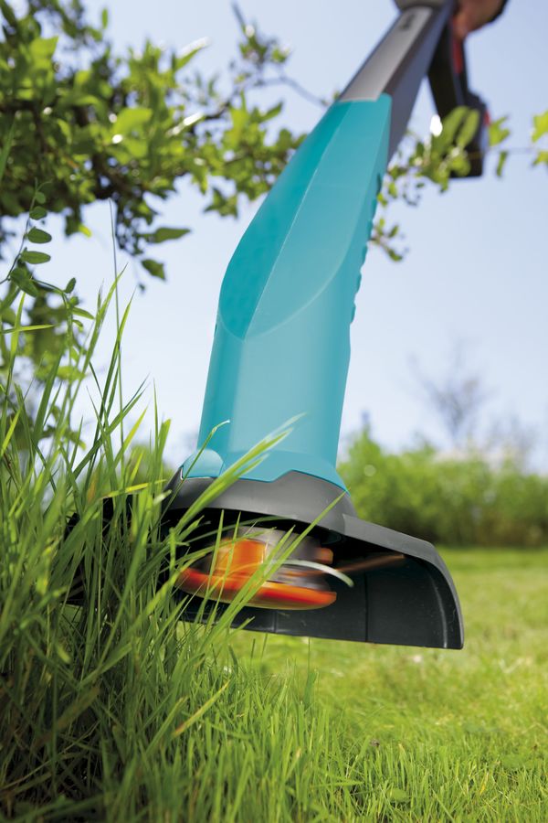 Обзор товара триммер электрический Gardena SmallCut 300 Accu, 18В, 1 ...