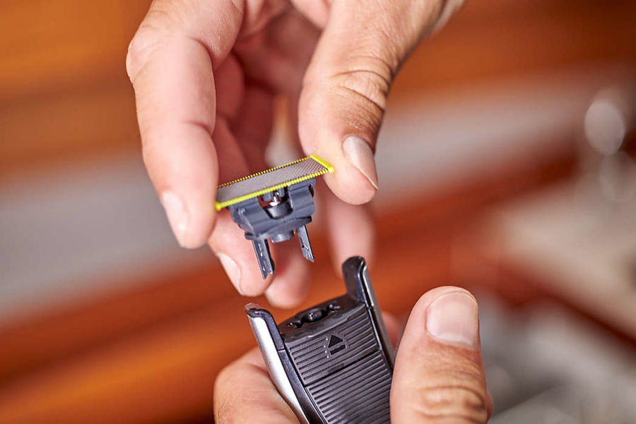 kupit trimmer philips oneblade qp6520 20 serebristyj chernyj v internet magazine sitilink cena na trimmer philips oneblade qp6520 20 serebristyj chernyj 482703 moskva