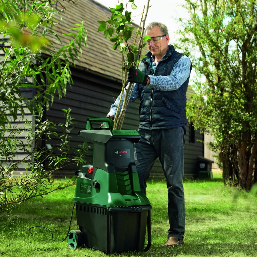 Садовый измельчитель Bosch AXT 25 D - купить в Ситилинк | 610426